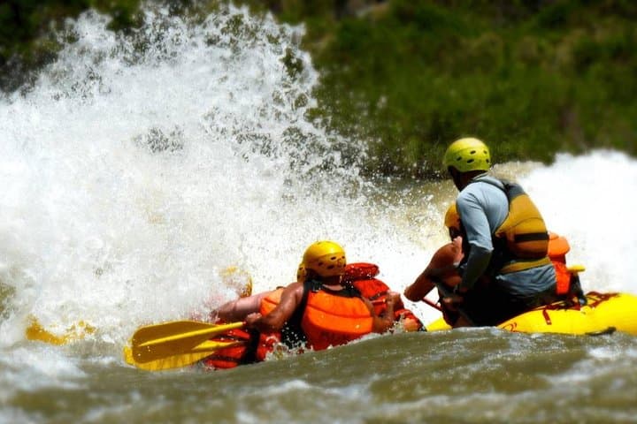 Royal Gorge Rafting Half Day Tour (FREE wetsuit use!) – Class IV Extreme fun!