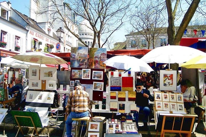 Montmartre District and Sacre Coeur – Exclusive Guided Walking Tour