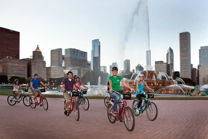 Chicago’s Ultimate City Bike Tour of Top Downtown Attractions
