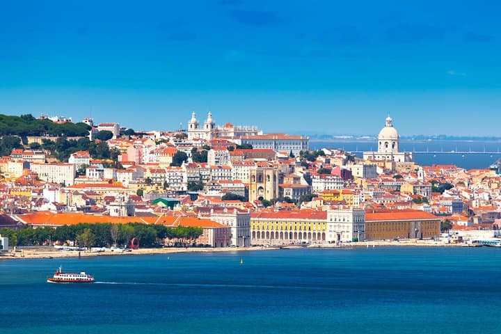 Lisbon – Small Group Walking Tour