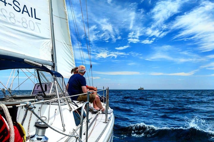 Private Sailing on Beautiful Lake Michigan – Navy Pier, Chicago