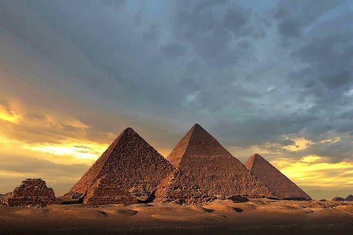 Giza pyramids and the Egyptian museum