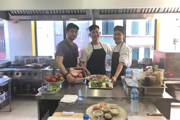 Local Market Tour and Private Cooking Class