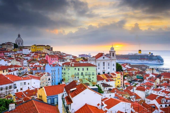 Special Guided Tour of Tuk Tuk Lisbon Historic 2 Hours