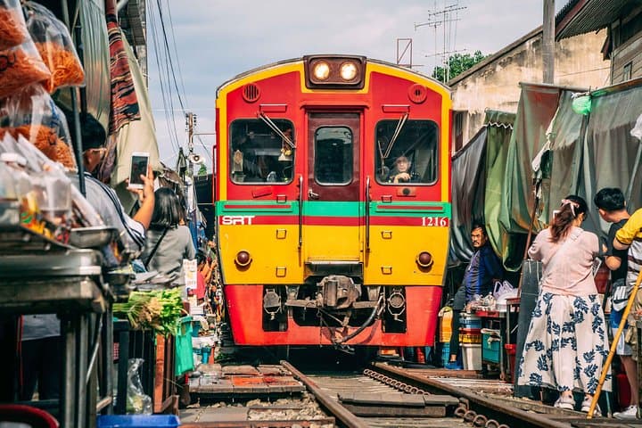 Bangkok: Ayutthaya, Floating Market & Railway Market – Full Day