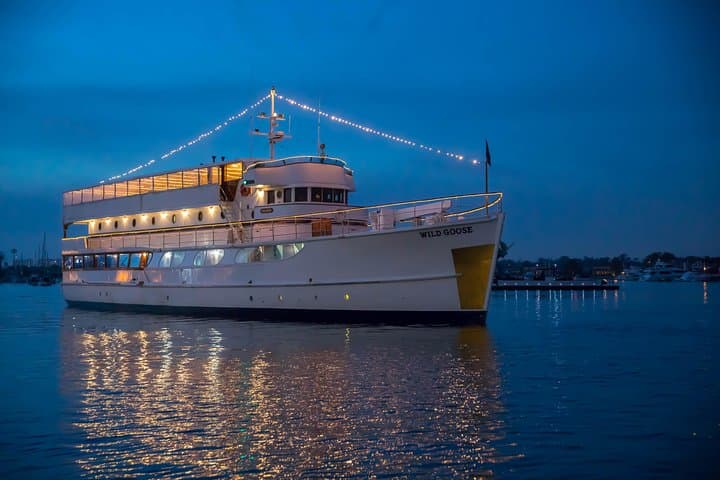 City Cruises Newport Beach: Orange County Premier Dinner Cruise