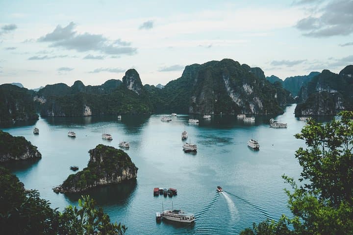 Tour Package Hanoi City – Halong Bay 2 Days 1 Night
