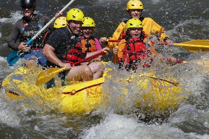Bighorn Sheep Canyon Raft and Zipline – Class III Rapids, 9 Zip Lines, & lunch