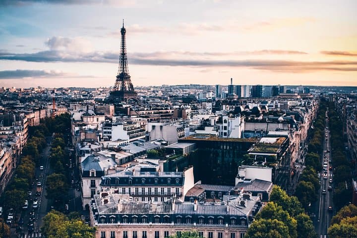 Paris Walking Tours: Discover Paris’ Iconic Sites and Secret Spots
