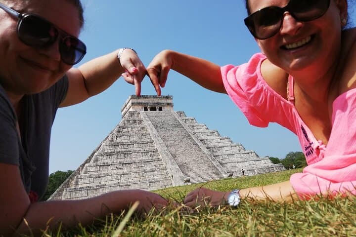 CHICHEN-ITZA MARAVILLA – Cenotes & Valladolid Private Tour