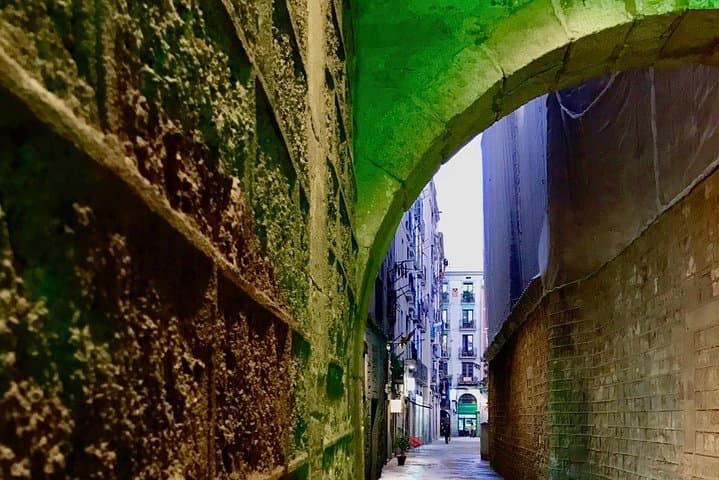 Explore hidden streets of Barcelona with a local – Private Tour