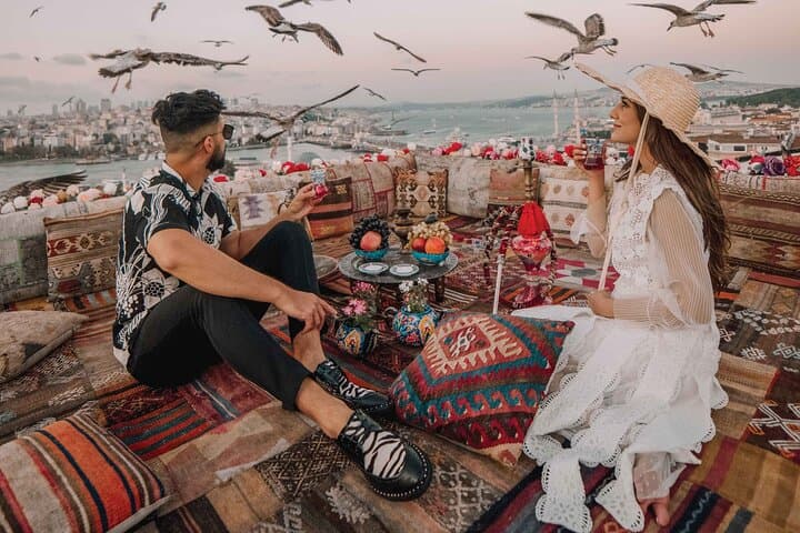 Love in Istanbul: Perfect Photo Moments at Iconic Locations