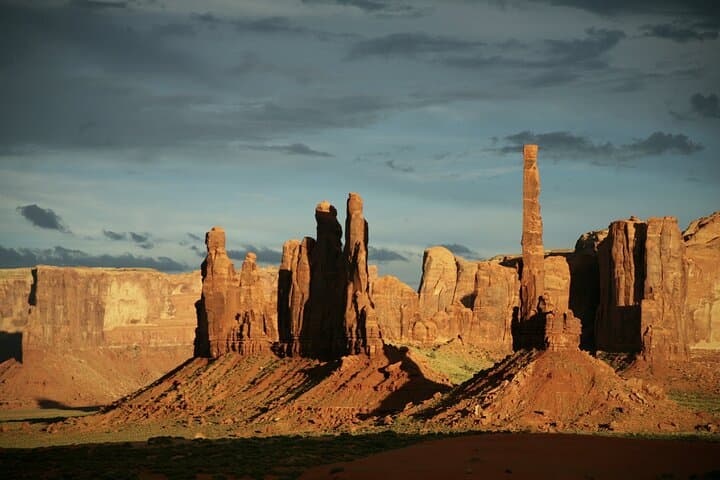 2.5 Hours of Monument Valley’s Backcountry 4×4 Tour