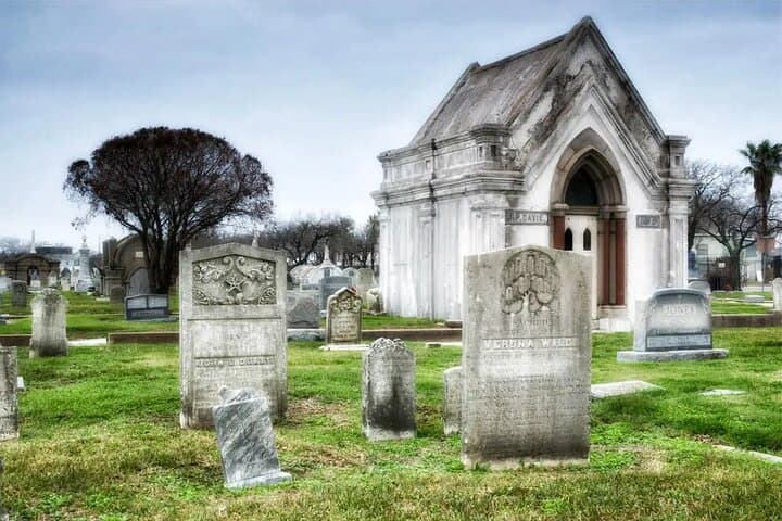 Galveston’s Haunted Cemetery Walking Tour