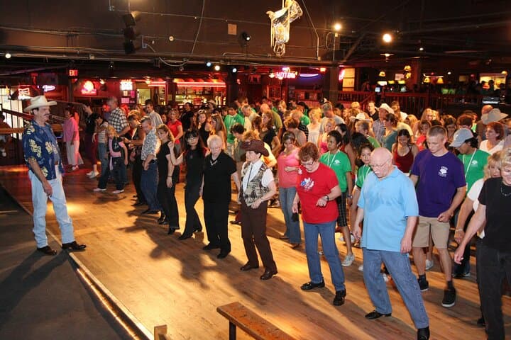 Billy Bob’s Texas Honky Tonk Dinner and Photo Package