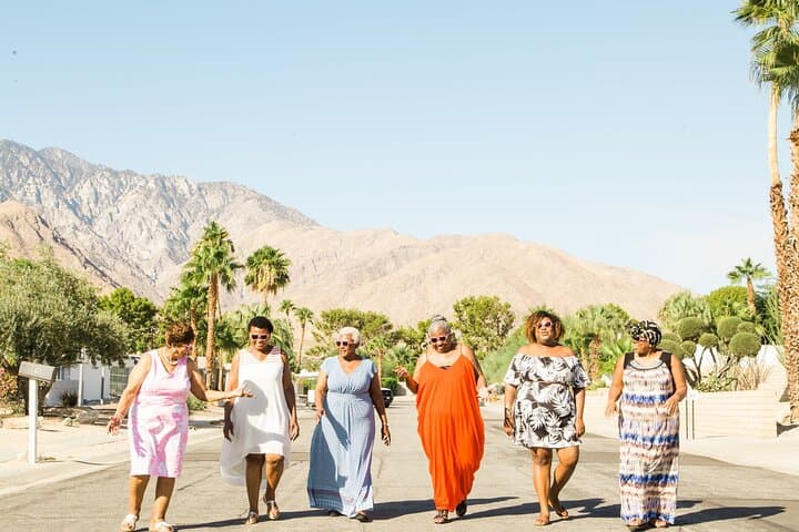 Palm Springs – Private Photoshoot with a Top Local Photographer