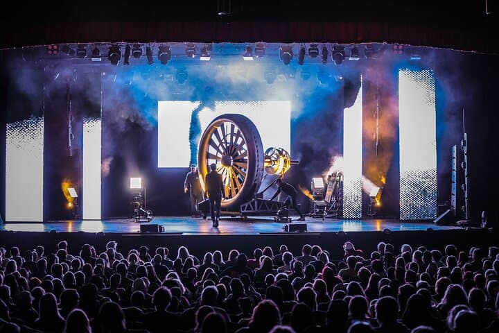 Reza Edge of Illusion Show in Branson