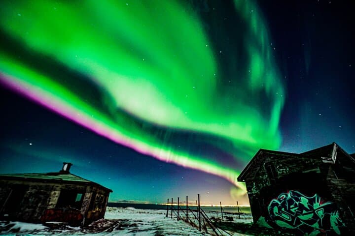 4×4 Reykjavik Northern Lights Small-Group Tour with Photographer