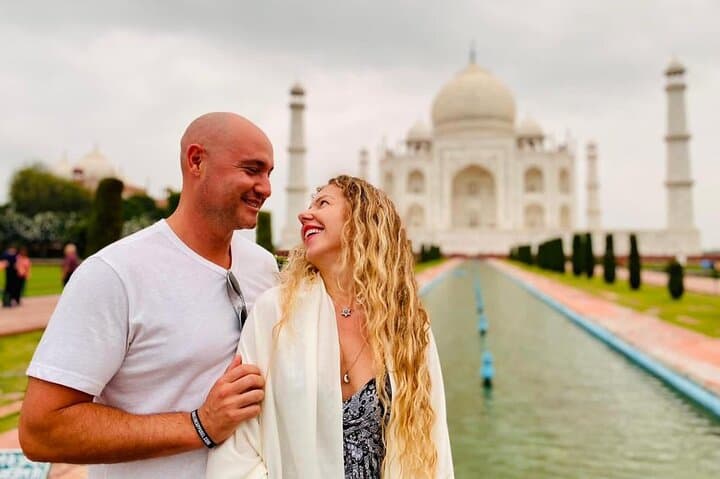 1 day Luxury Sunrise Taj Mahal Tour by Private Car