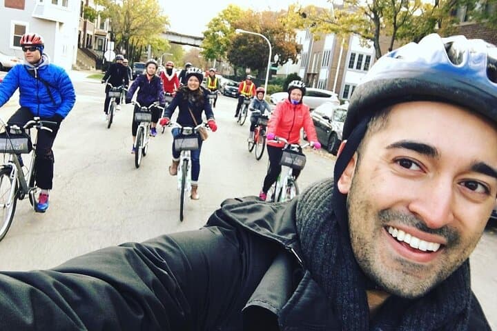Bike Tour of Chicago’s Lakefront Neighborhoods