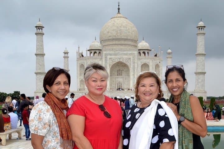 Taj Mahal & Agra Fort: All-Inclusive Private Day Trip from Delhi.