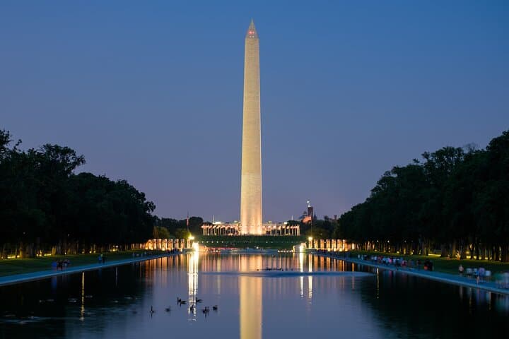 DC Monuments by Moonlight: Small Group Walking Tour
