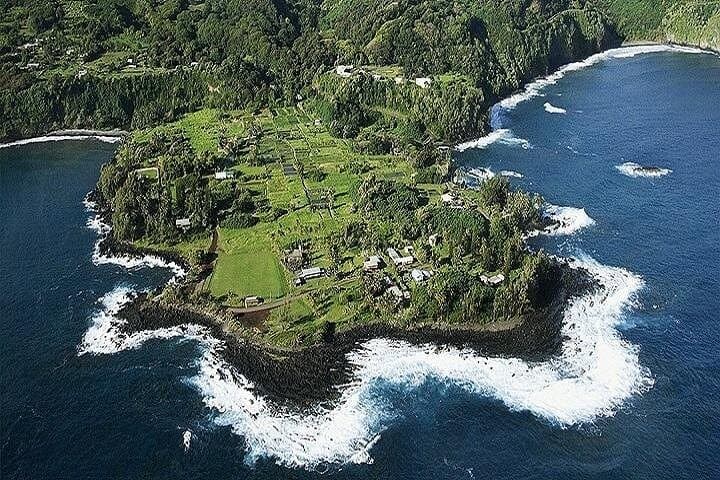 Road to Hana Deluxe Rainforest & Waterfall Experience from Maui