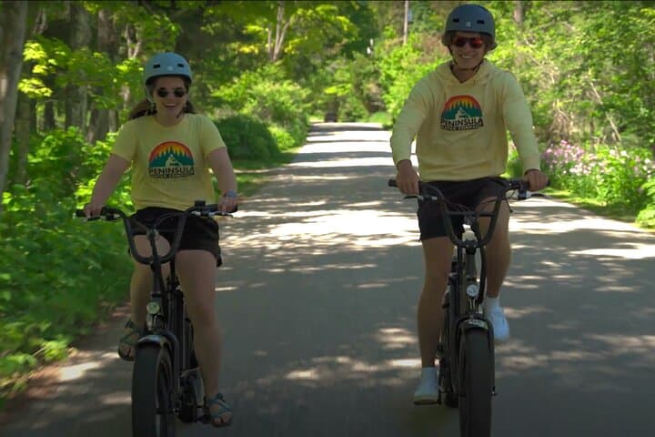 Cave Point E – Bike Tour