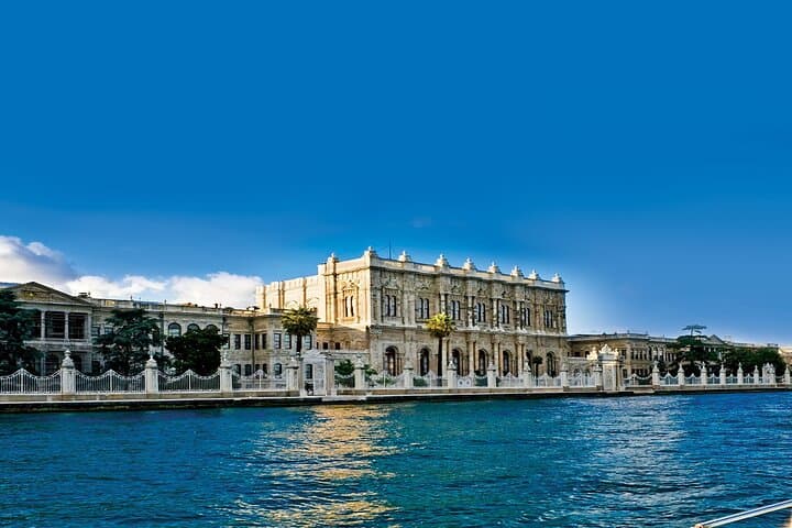 Istanbul Dolmabahce Palace Tour with Bosphorus Cruise with Guide