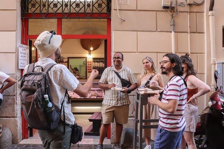 Rome Food Tour & Wine: Trastevere & Campo de’ Fiori Like a Local