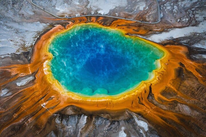 Yellowstone Small Group Tour & Hike – from West Yellowstone