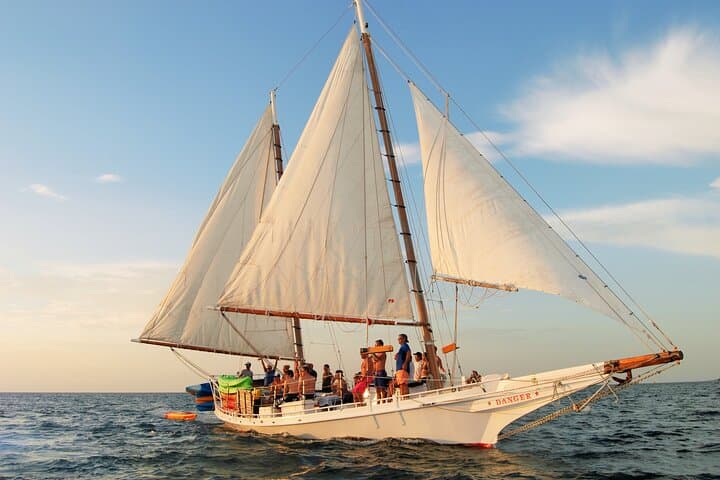 Key West Small-Group Sunset Sail with Wine and Hors d’oeuvres