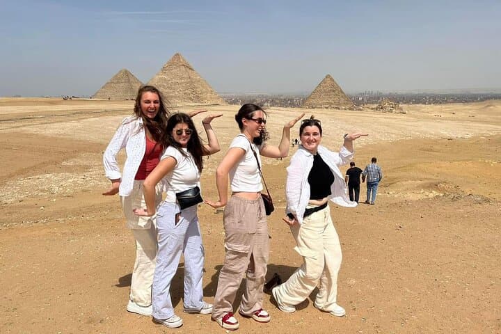 Private Day Tour to Giza Pyramids Sphinx Saqqara and Memphis