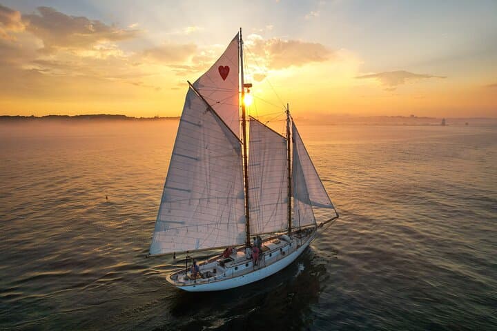 2 Hours Sunset Private Charter on Heart’s Desire in Casco Bay