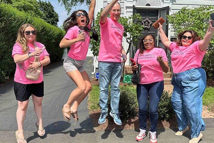 Astonishing Scavenger Hunt: Happy Huntersville