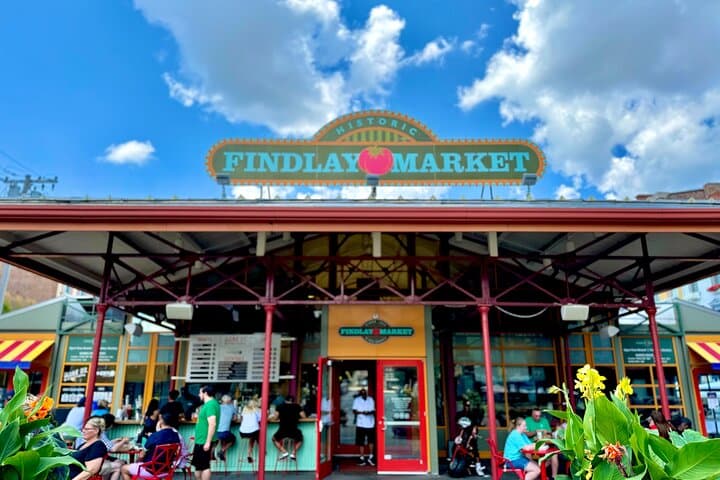 Private Cincinnati Food Tour with 6 Local Delicacies