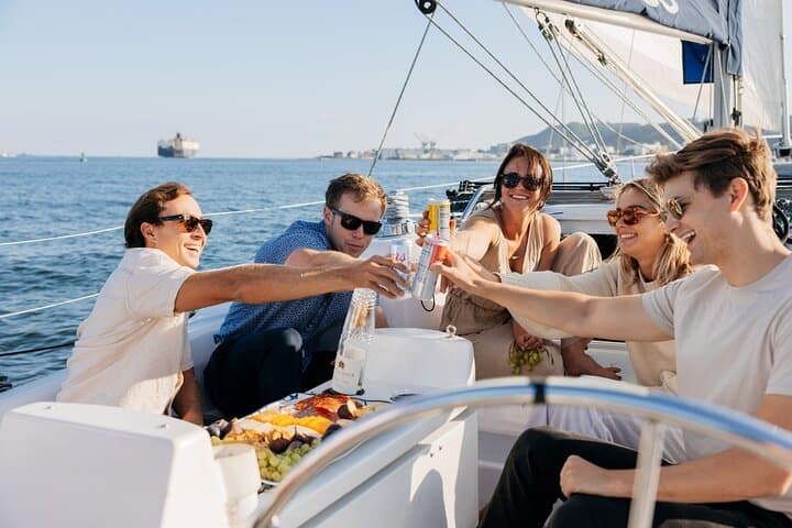 Small-Group San Diego Afternoon Sailing Excursion