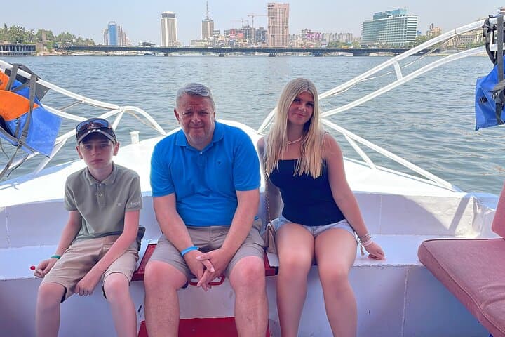 Private VIP Tour to Giza Pyramids& Grand Museum with Egyptologist