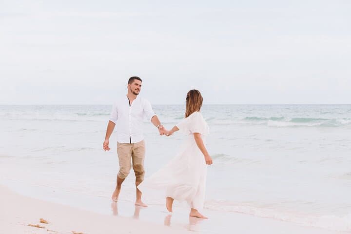 Private Vacation Photoshoot with Photographer in Ormond Beach