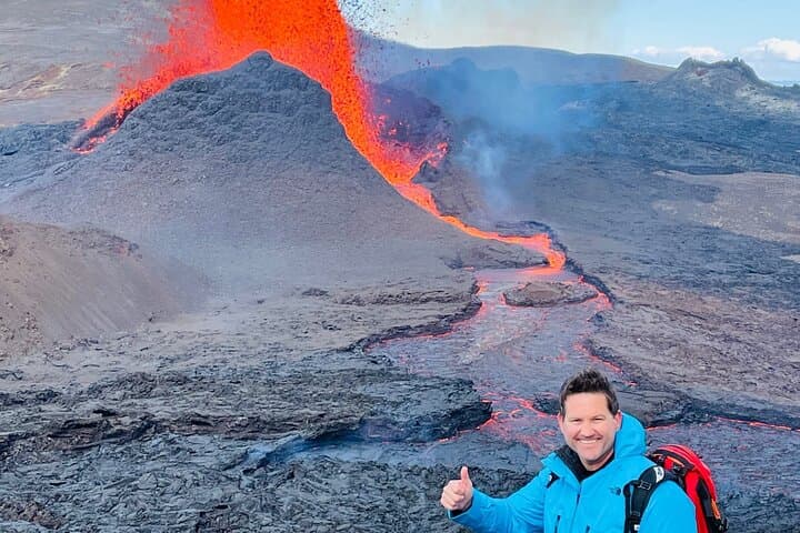 Fagradalsfjall Volcano Hike – Small Group Tour with Local Guide
