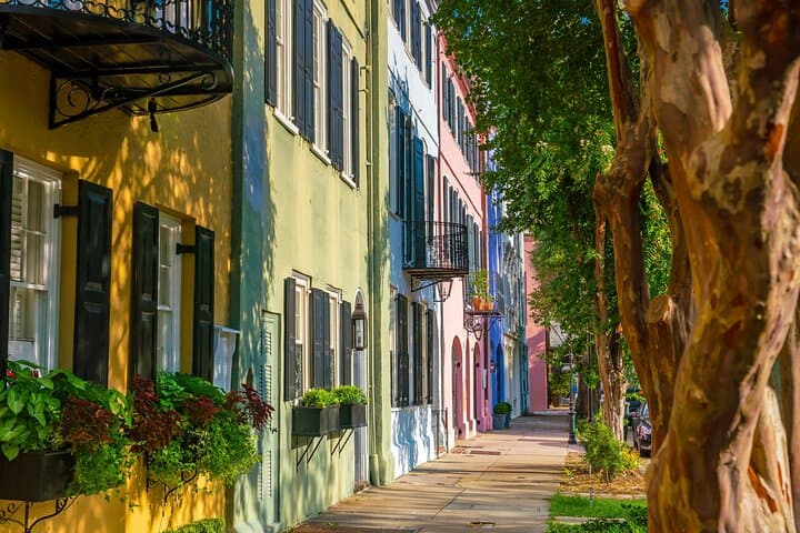 Charm of Charleston – Walk Through Time with a Charleston Native