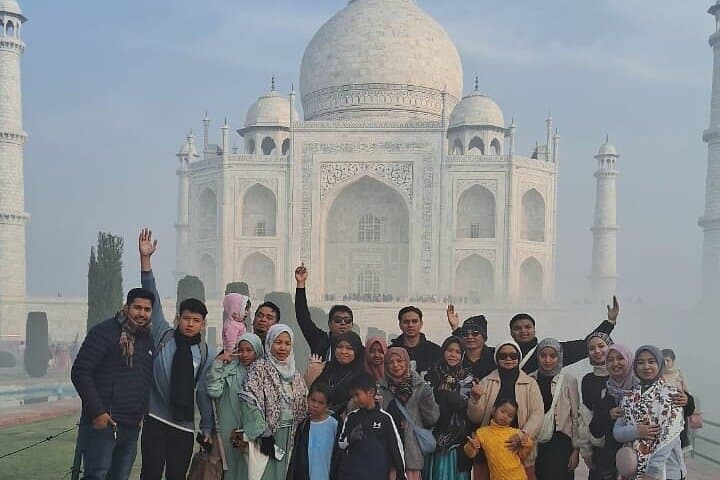Same day from Delhi to Agra by ac car