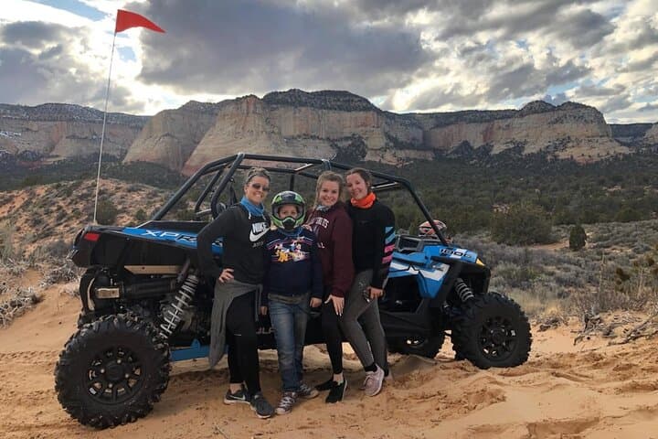 YOU DRIVE!! 4 Hr Peek-a-Boo & Hog Canyon Tour-Starting at $175 pp