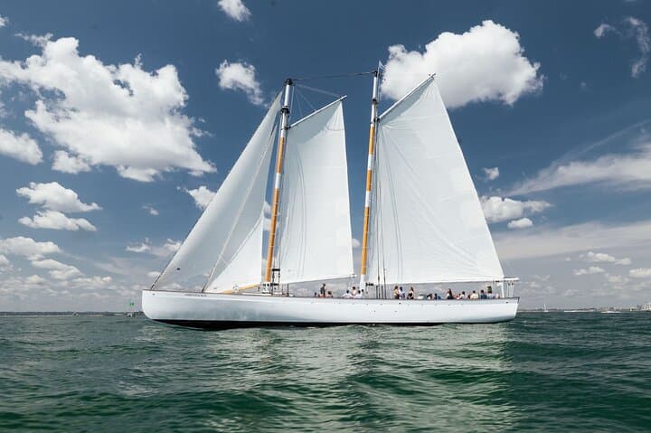 Newport Sightseeing Day Sailing Experience on Schooner Adirondack