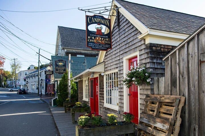 Private Portland Lighthouses and Kennebunkport Tour – 12 Pax