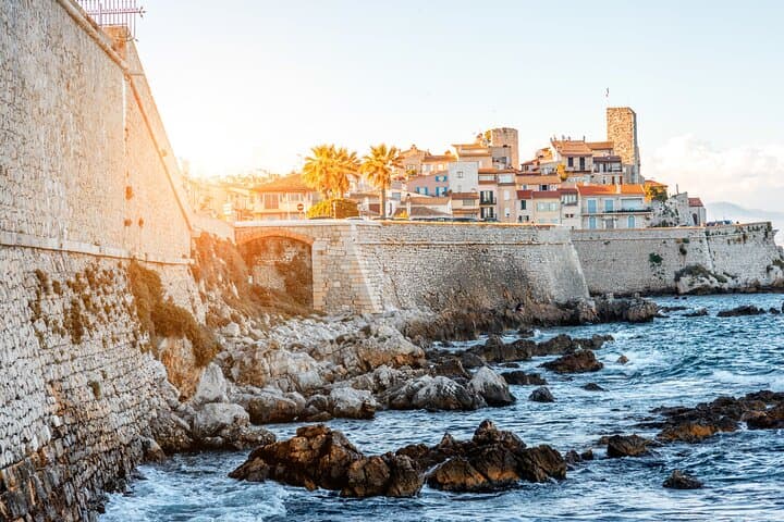 Private direct transfer from Monaco to Antibes