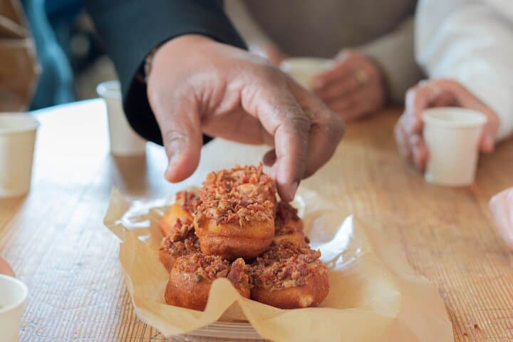 Pike Place Market: Insider’s Breakfast Tour – Gratuity Included!
