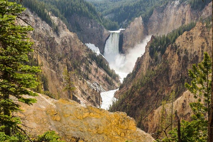 Yellowstone Private Tour Up To 14 – A Surprise Activity Included