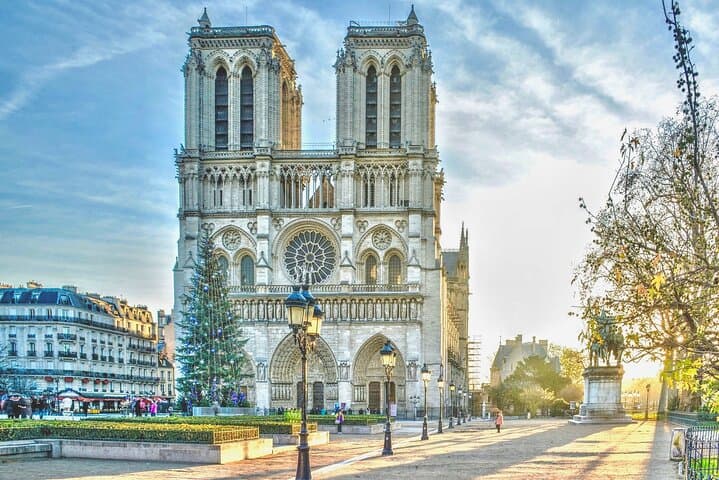 Paris – Historic City Center Walking Tour