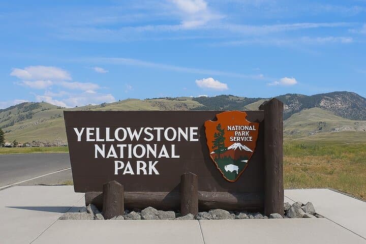 Los Angeles to Yellowstone 7-Day Tour, Ending in Salt Lake City